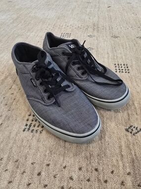 Vans Men’s Gray Low-Top Canvas Sneakers with Black Laces